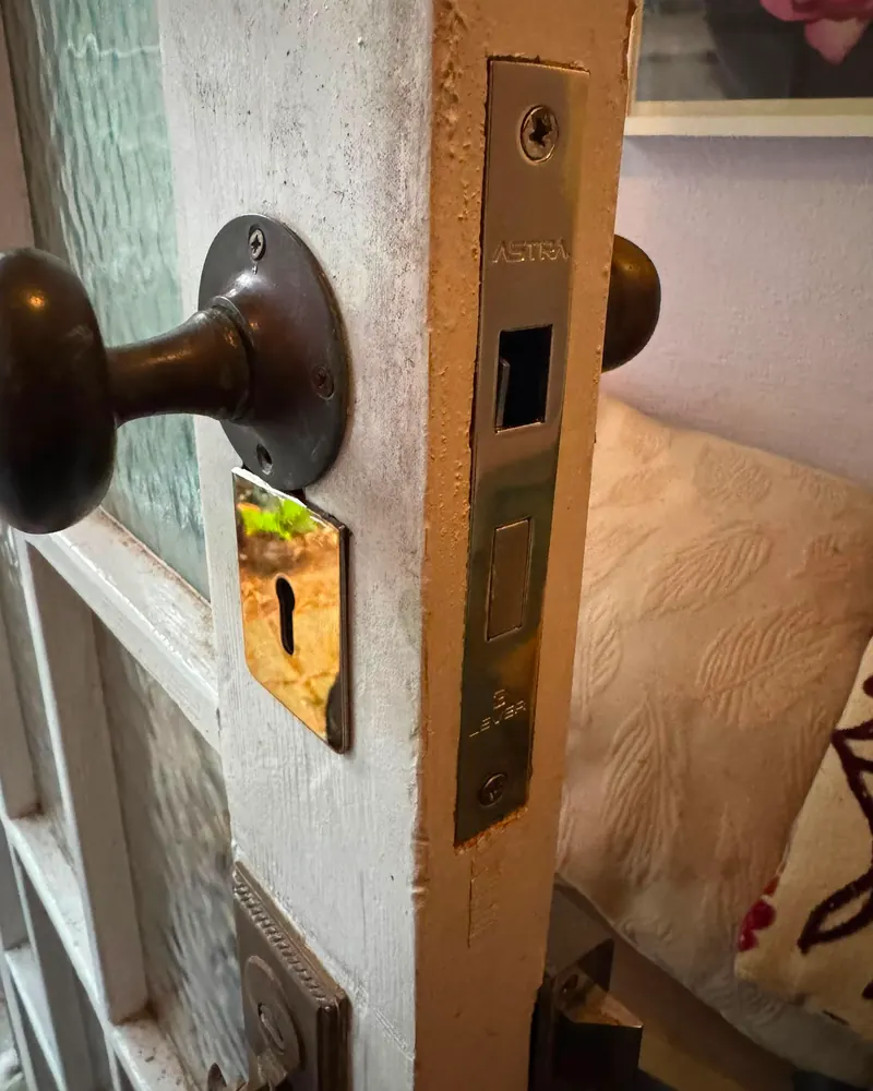 Mortice lever lock and door handle replaced on a painted door