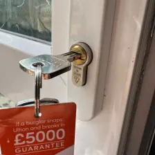 High-security anti-snap euro cylinder lock fitted with key