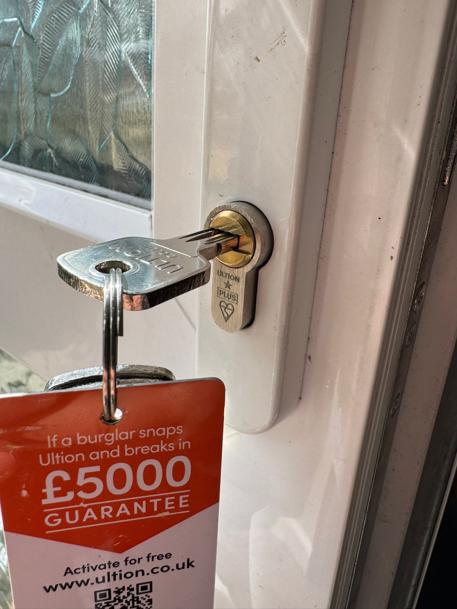 High-security anti-snap euro cylinder lock fitted with key